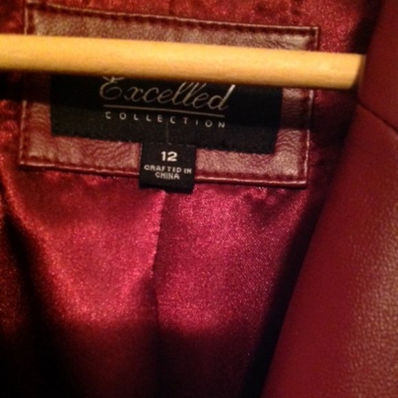 RED WOMEN'S LEATHER JACKET - SIZE 12 - Picture 3 of 5